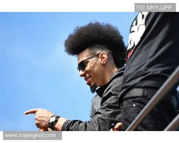 曼城与哈德斯重赛精彩对决引发球迷热议全场焦点回顾与分析